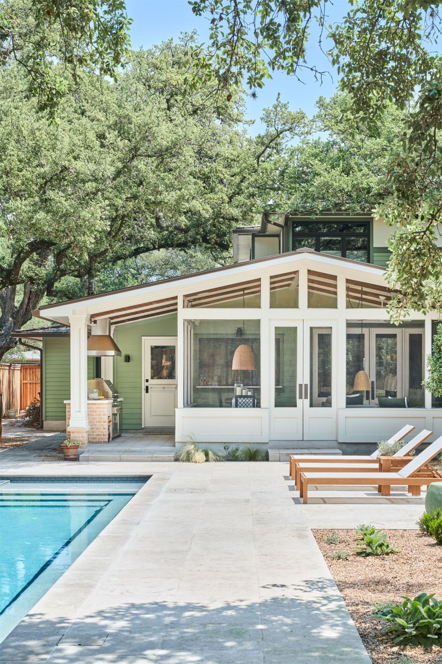 Outdoor living pool vertical